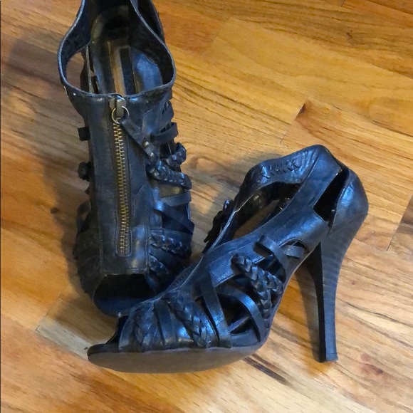 Steve Madden Luxe Heels Heels Steve madden shoes heels Open toed heels